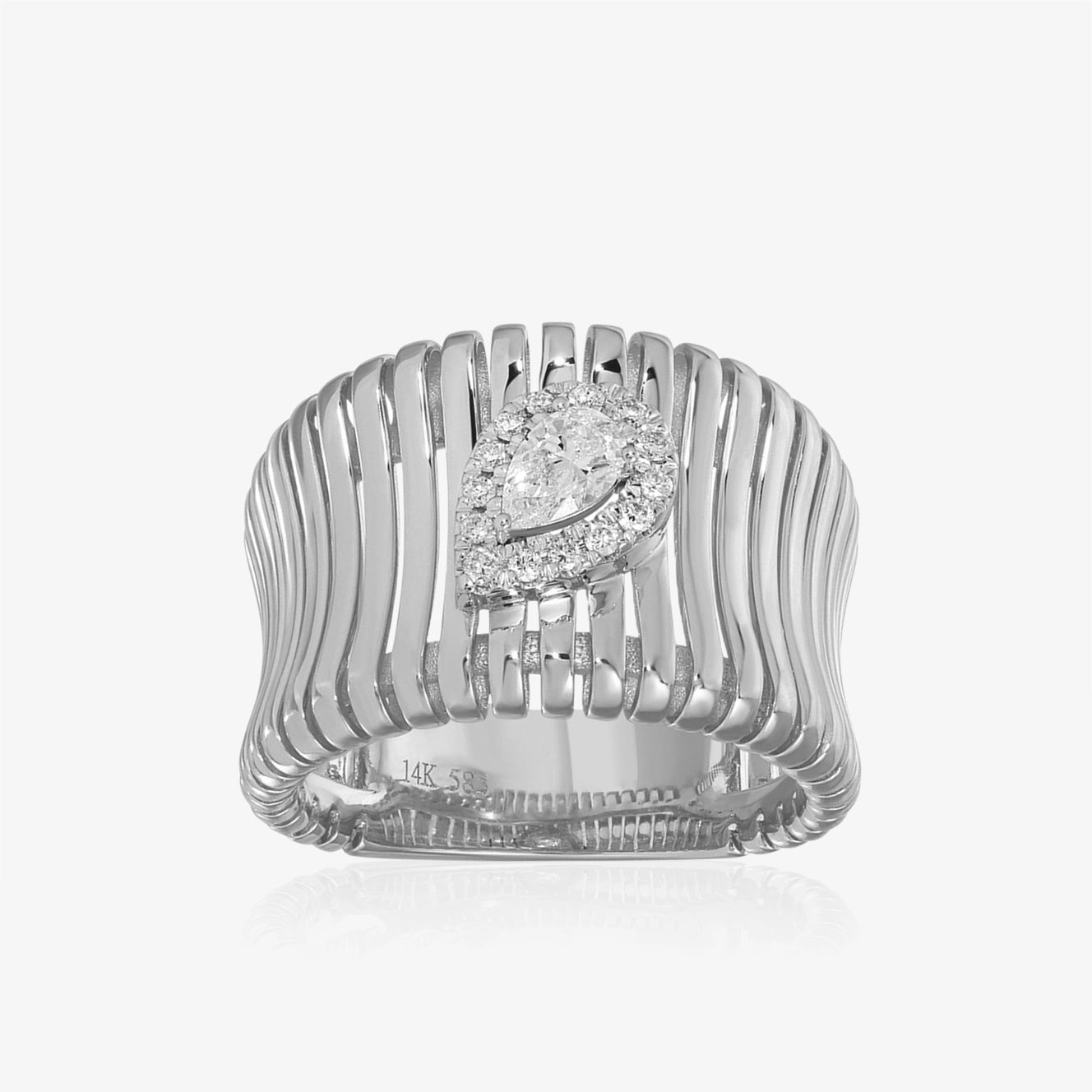 Anillo de rayas con diamante central en forma de pera