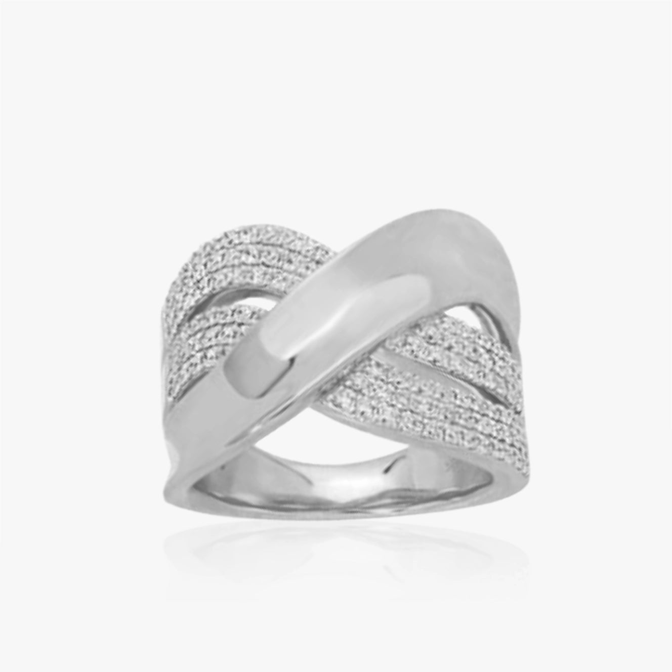 Dos filas de diamantes ondulados con cruz de filas gruesas de oro