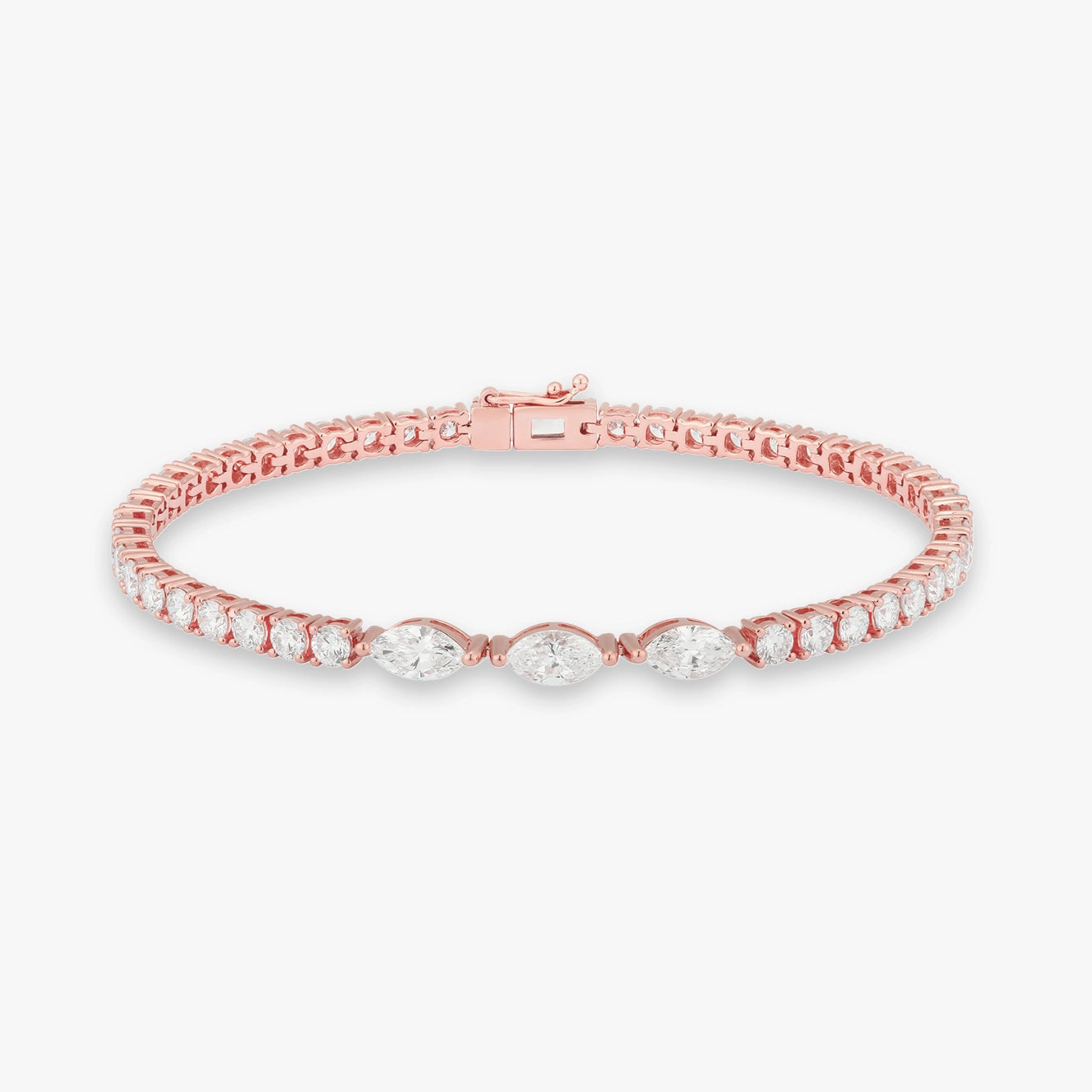 Pulsera de tenis de laboratorio con centro marquesa