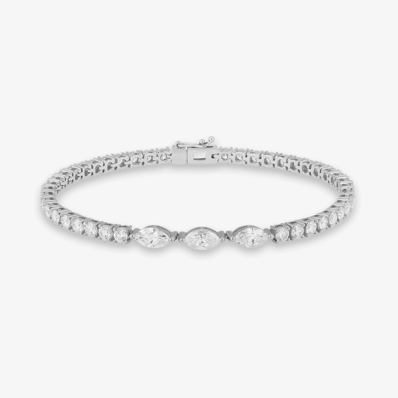 Pulsera de tenis de laboratorio con centro marquesa
