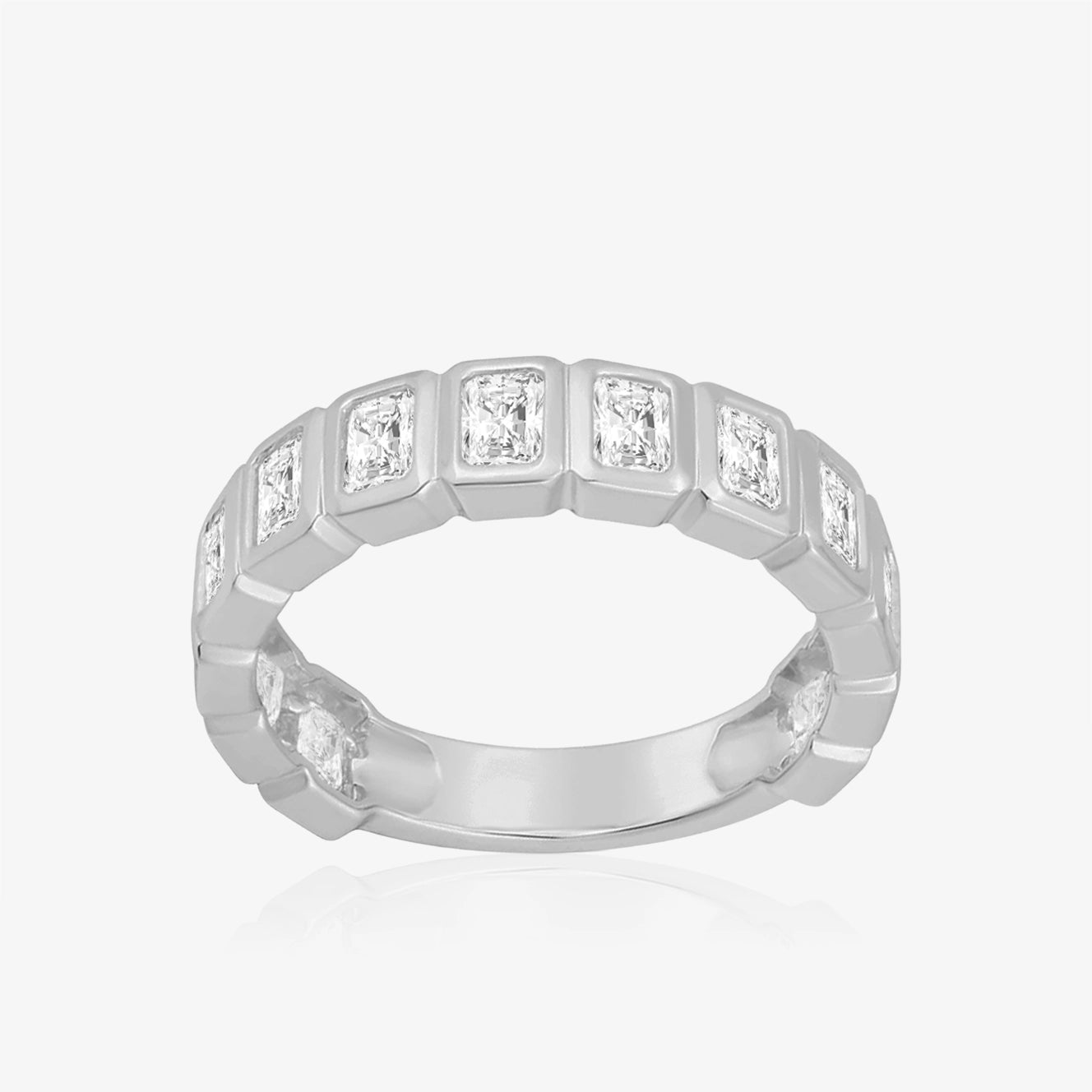 Anillo de eternidad con bisel de corte esmeralda de laboratorio