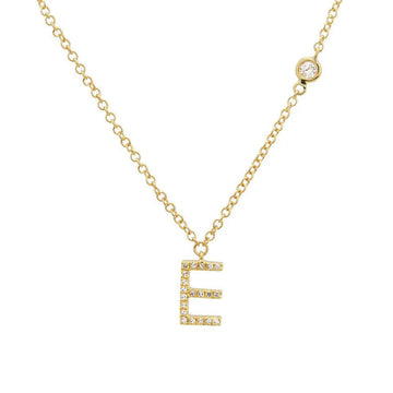 Collar personalizado con inicial única y bisel de diamantes