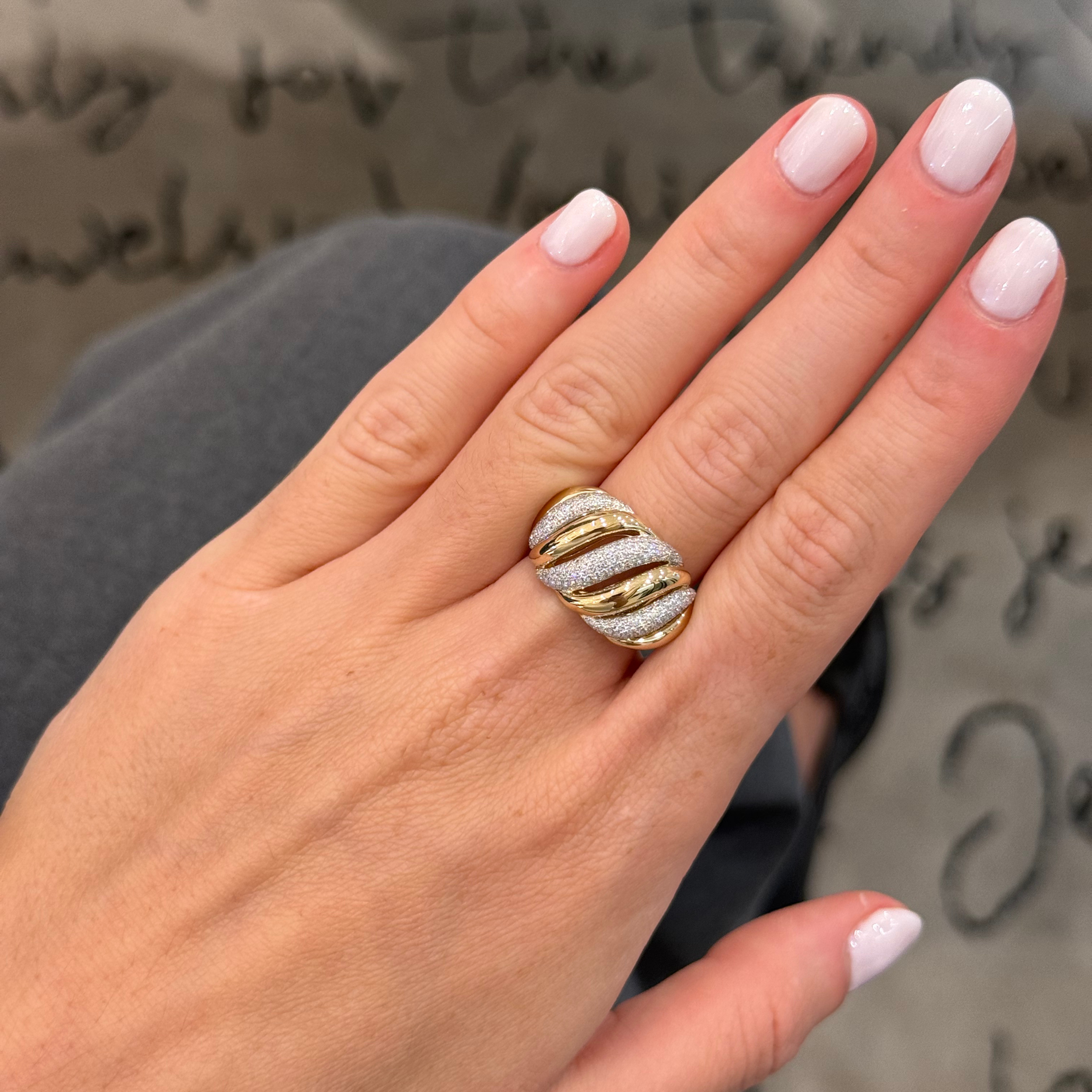 Anillo grueso alternado de diamantes y oro